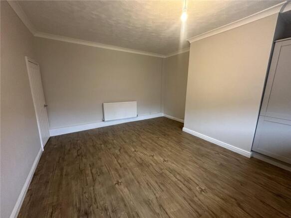 2 bed Terraced to rent Image 8