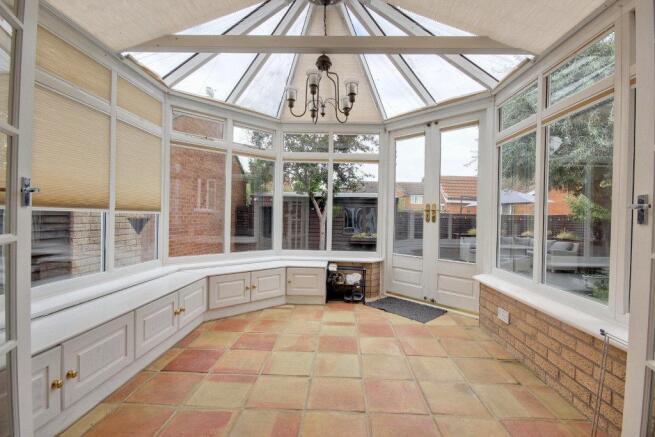 5 bed Detached for sale Image 5