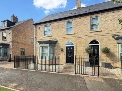 Central Avenue, Brampton, PE28