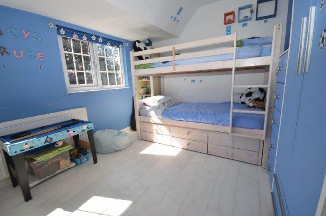 BEDROOM 2