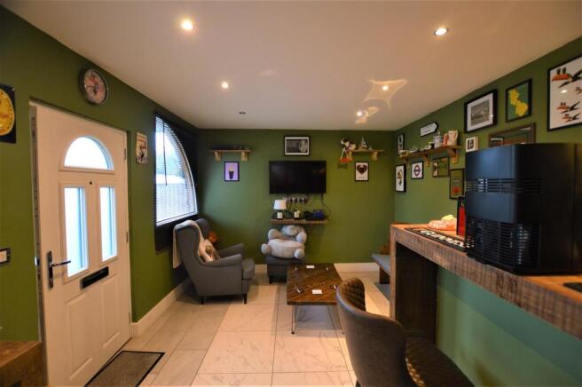 Bar/Summer House/Snug