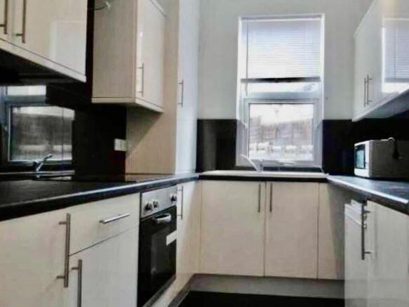 5 bed House of Multiple Occupation to rent Image 5