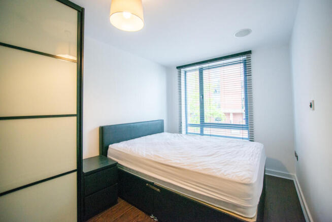 2 bed Flat to rent Image 6