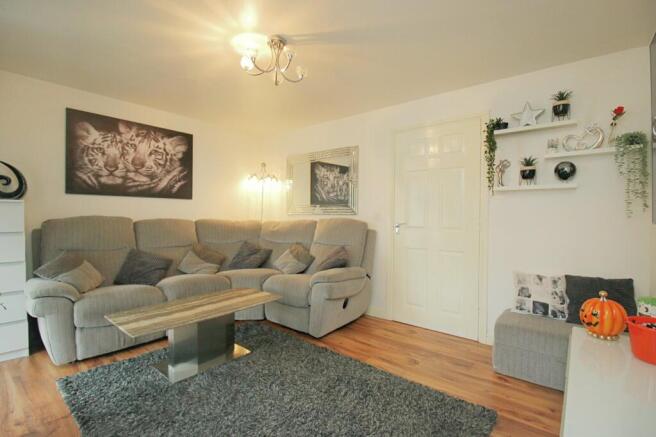 3 bed Semi-Detached for sale Image 11