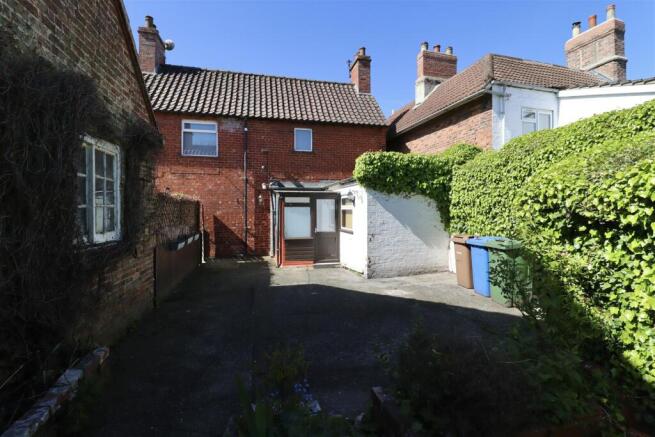 2 bed Terraced for sale Image 11