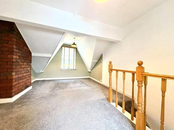 3 bed House to rent Image 5