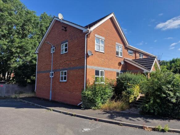 28 bed Block of Apartments for sale Image 4