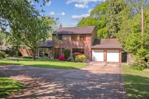 Lakeview, Lake View Road, Felbridge RH19 2QF