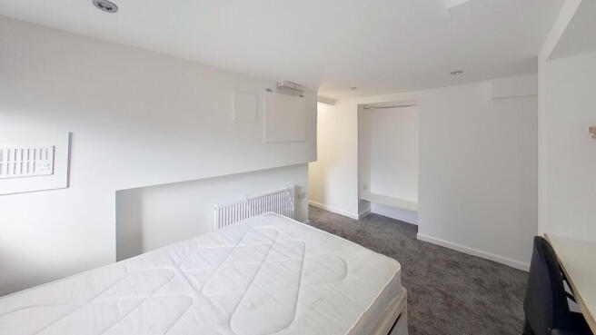 4 bed Terraced to rent Image 7