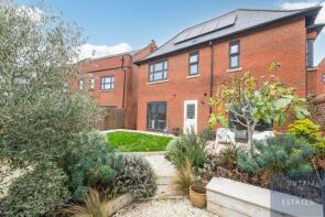 28, Dart Avenue, Exeter EX2 7FX