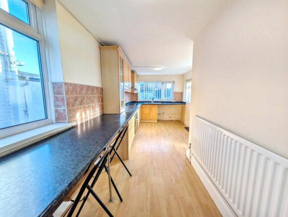 3 bed Semi-Detached for sale Image 5
