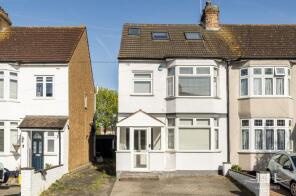 63, Rainsford Way, Hornchurch RM12 4BL