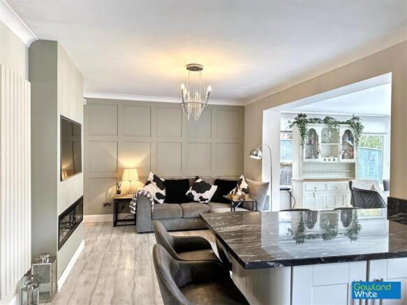 4 bed Detached for sale Image 7