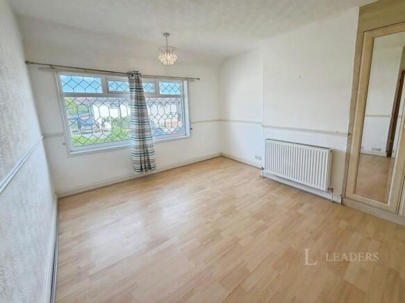 3 bed Semi-Detached to rent Image 8