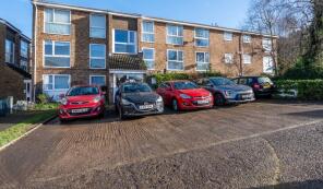 Flat 6, Princes Court, The Mall, Dunstable LU5 4HW