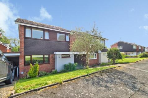 Larches Road, Kidderminster, DY11