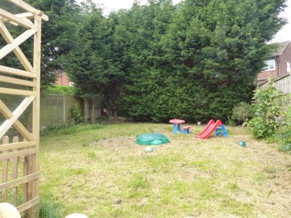REAR GARDEN 2.JPG