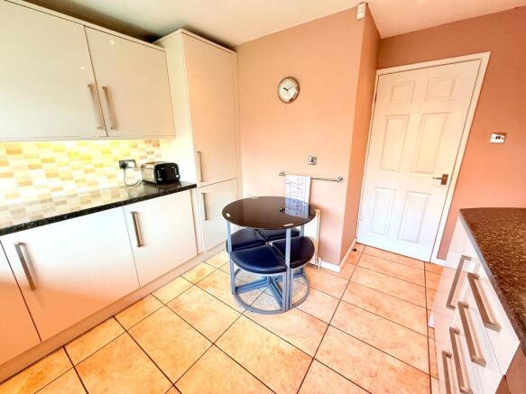 2 bed Bungalow for sale Image 6