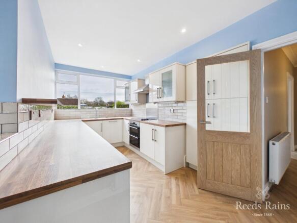 3 bed Bungalow for sale Image 10