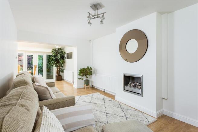 4 bed Semi-Detached for sale Image 6