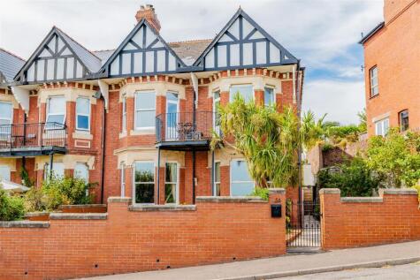 Redbrink Crescent, Barry