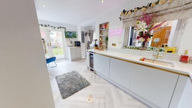 4 bed Detached for sale Image 6