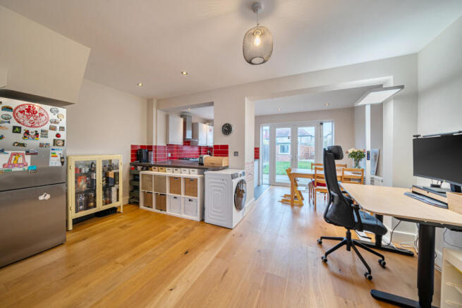 1410075-4-698dd4b...