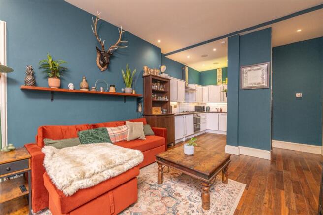 Lounge/Kitchen Alt