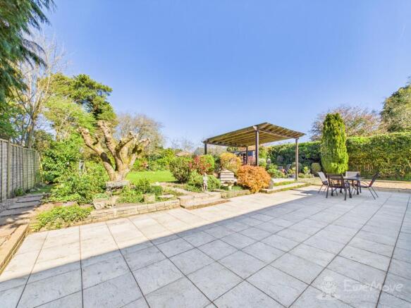 CAM03624G0-PR0220-STILL001