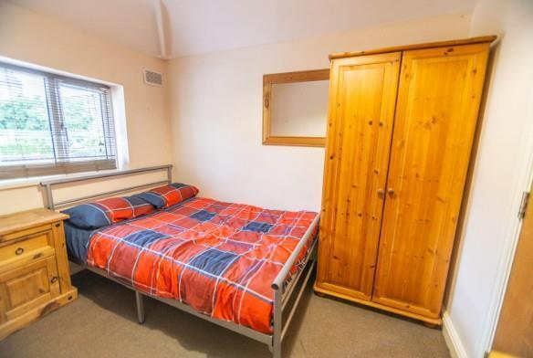 5 bed Semi-Detached for sale Image 5