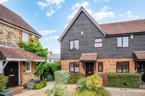 Pond Farm Close, Walton On The Hill