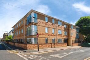 1, 30 Wakefield Court, Park Road, London E10 7BF