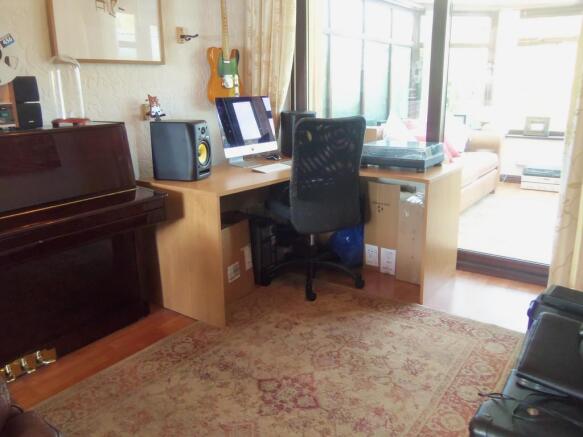 Photo 3