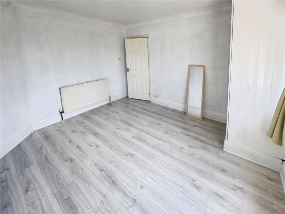 3 bed Semi-Detached to rent Image 10