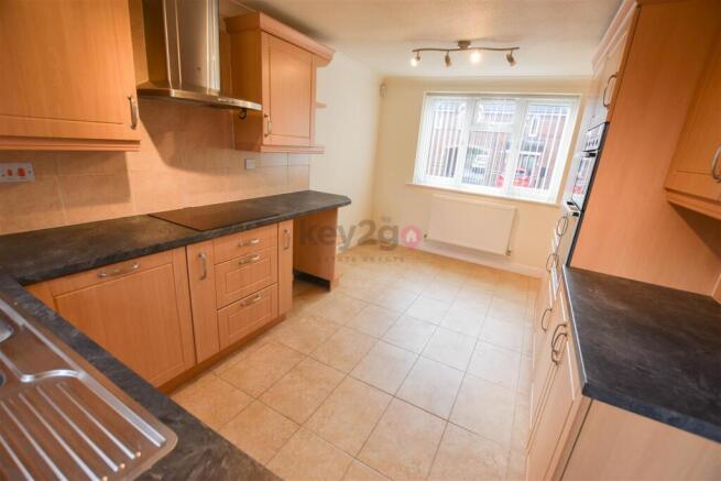 3 bed Terraced to rent Image 10