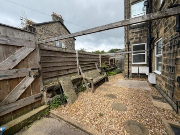 2 bed Ground Flat for sale Image 8