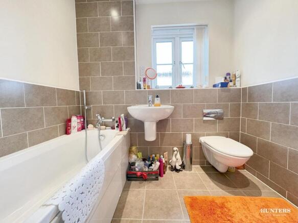 2 bed Apartment for sale Image 12