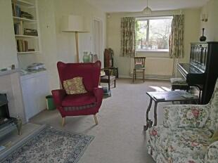 Sitting/Dining Room