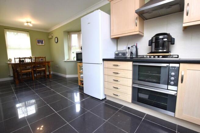 KitchenDiner3