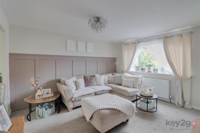 3 bed Semi-Detached for sale Image 4