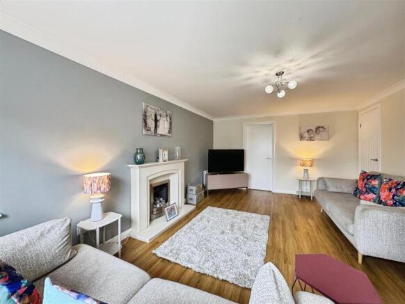 3 bed Detached for sale Image 4
