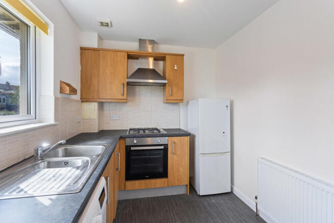 Flat 2, 6 Thornbr...