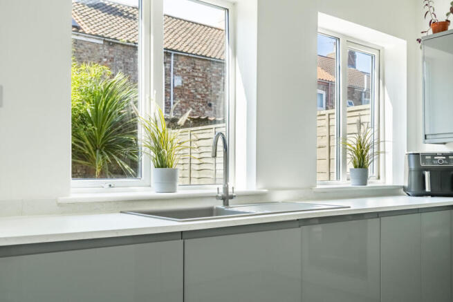 4 bed Semi-Detached for sale Image 6
