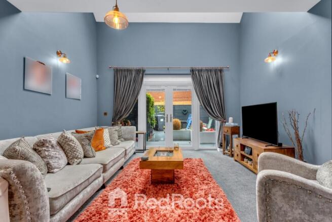 4 bed Detached for sale Image 6