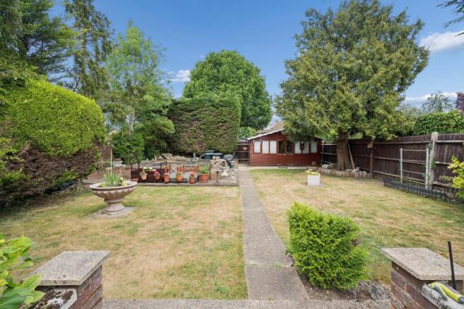 Bushey Mill Lane, North Bushey, WD23 photo 4