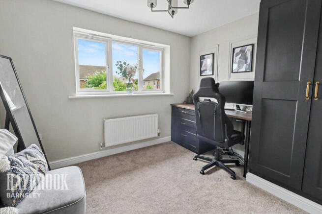 3 bed Semi-Detached for sale Image 12