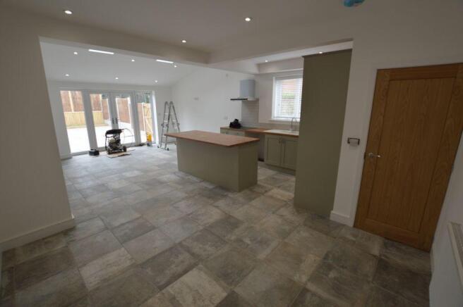 OPEN PLAN KITCHEN