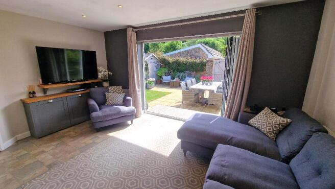 Woodnutt Close, Bembridge, Isle of Wight, PO35 5YF photo 4