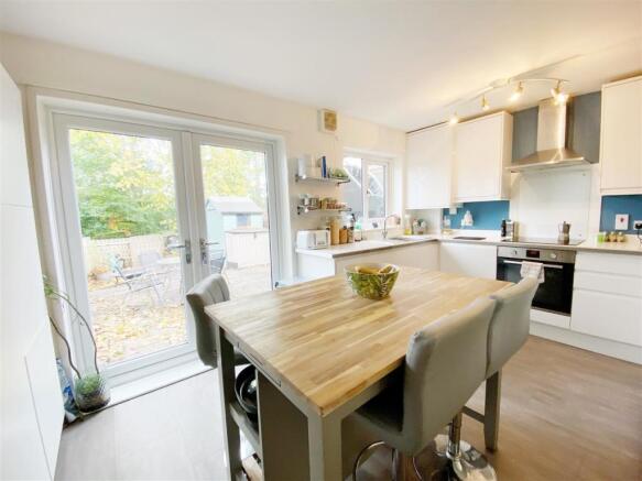 Kitchen 1.jpg