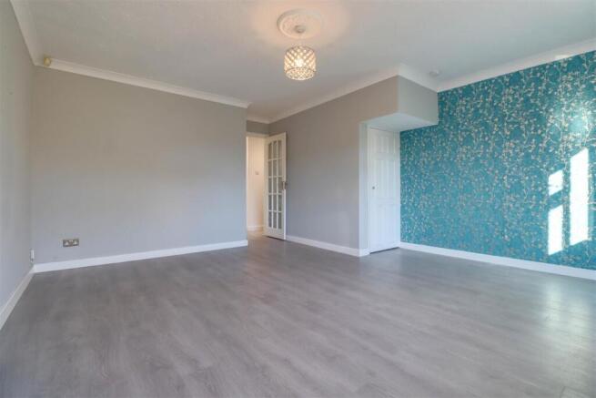 9 HEYBRIDGE DRIVE. 2-6.jpg